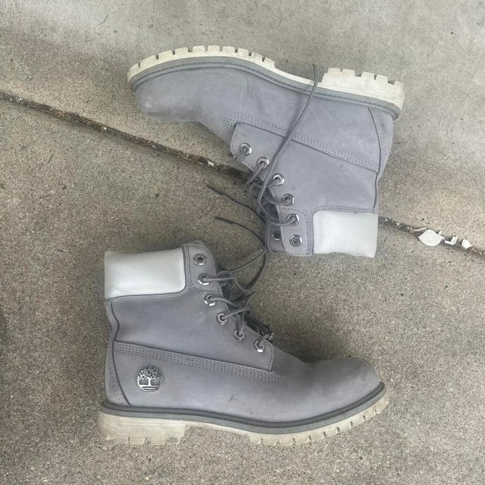 Y2K 2000s Timberland '6 inch Boots size 7w